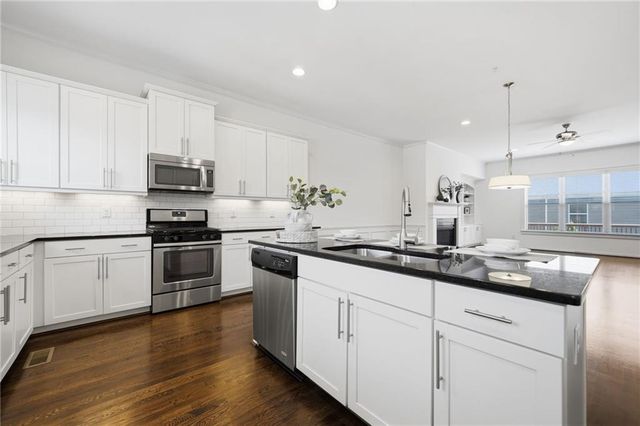 950 Opelousas Way, Atlanta, GA 30328