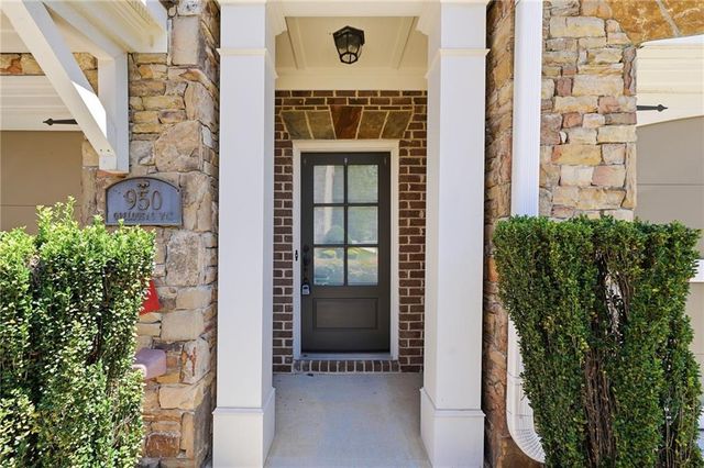 950 Opelousas Way, Atlanta, GA 30328