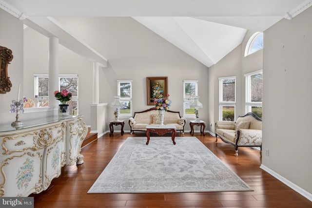 1 OWL CT, Marlton, NJ 08053