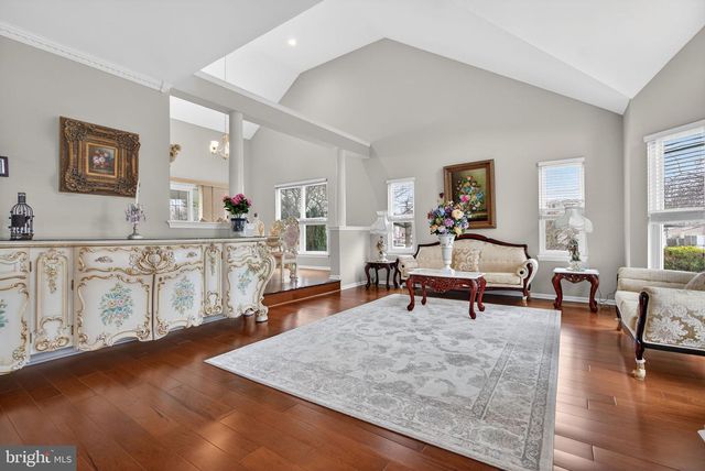 1 OWL CT, Marlton, NJ 08053