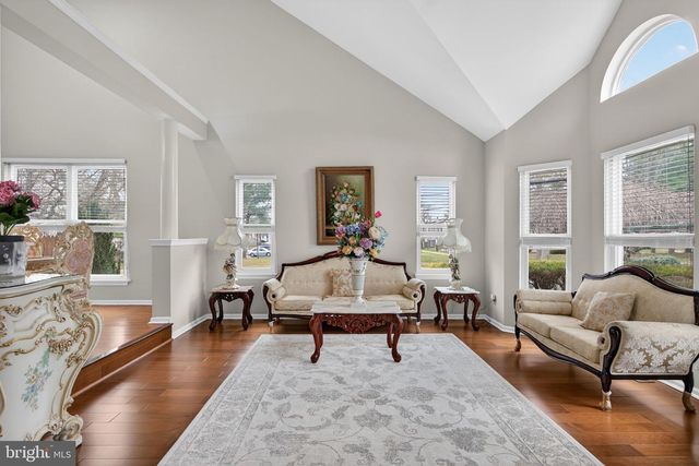 1 OWL CT, Marlton, NJ 08053