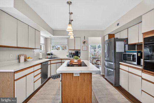 1 OWL CT, Marlton, NJ 08053