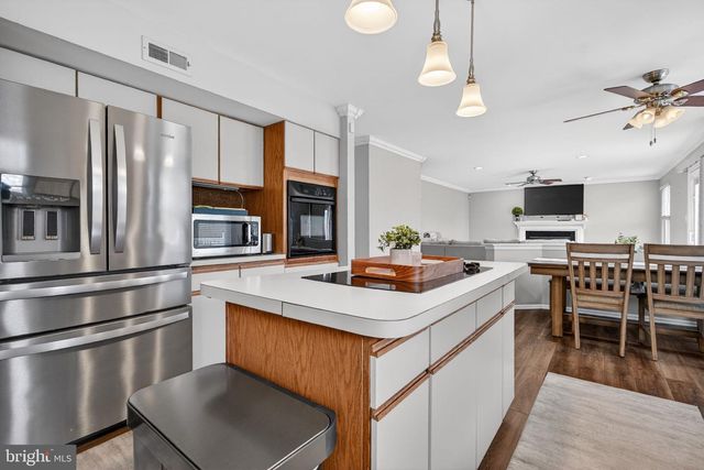 1 OWL CT, Marlton, NJ 08053