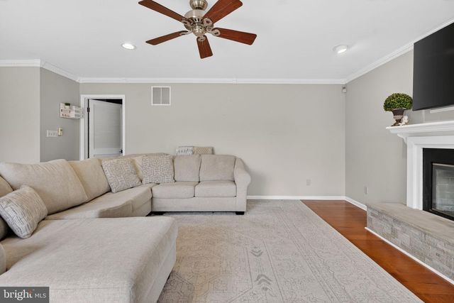 1 OWL CT, Marlton, NJ 08053