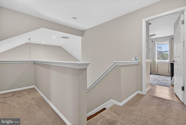 1 OWL CT, Marlton, NJ 08053