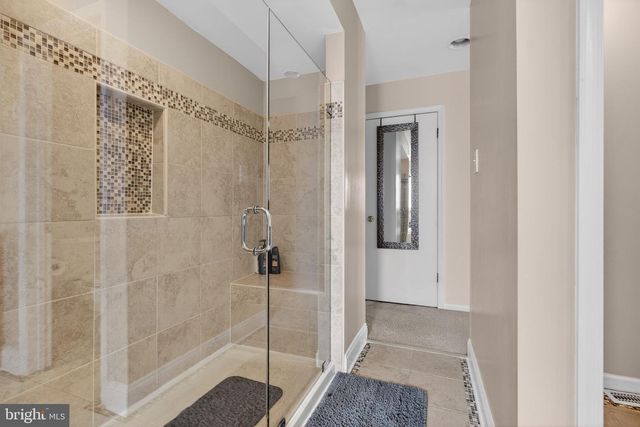 1 OWL CT, Marlton, NJ 08053