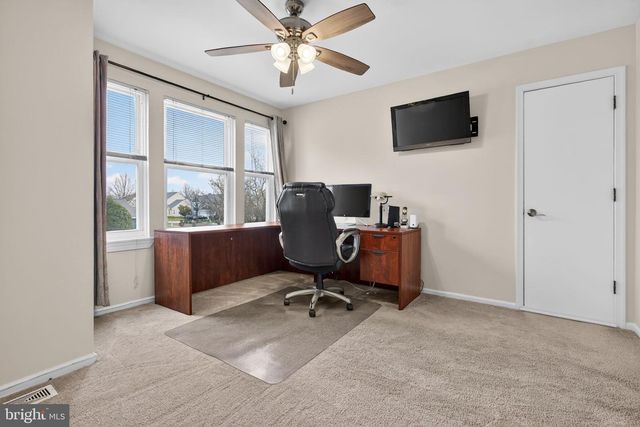 1 OWL CT, Marlton, NJ 08053