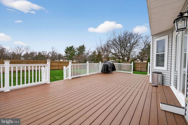 1 OWL CT, Marlton, NJ 08053