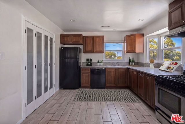 422 N Everett Street, Glendale, CA 91206