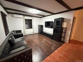 17 Cove Lane, Levittown, NY 11756