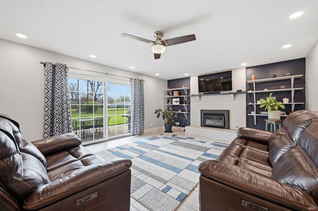 300 N Bayberry Lane, Muncie, IN 47304