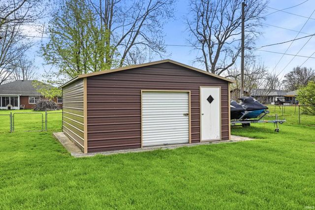 300 N Bayberry Lane, Muncie, IN 47304