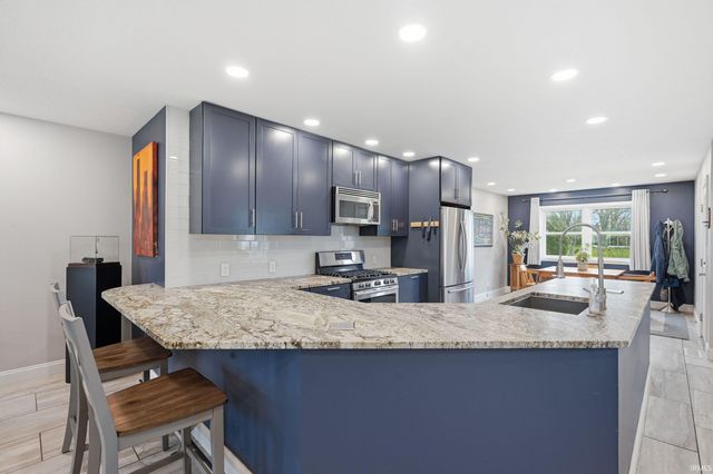300 N Bayberry Lane, Muncie, IN 47304