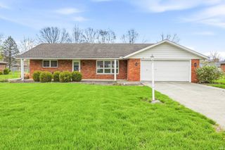 300 N Bayberry Lane, Muncie, IN 47304
