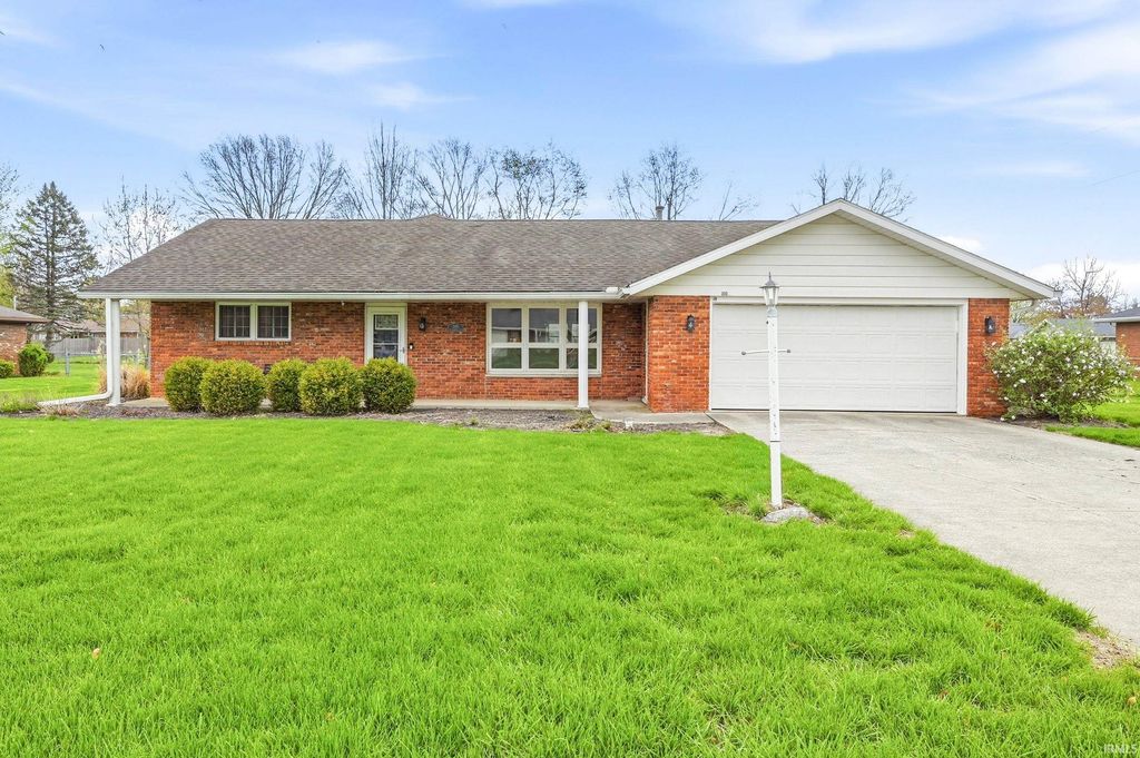 300 N Bayberry Lane, Muncie, IN 47304