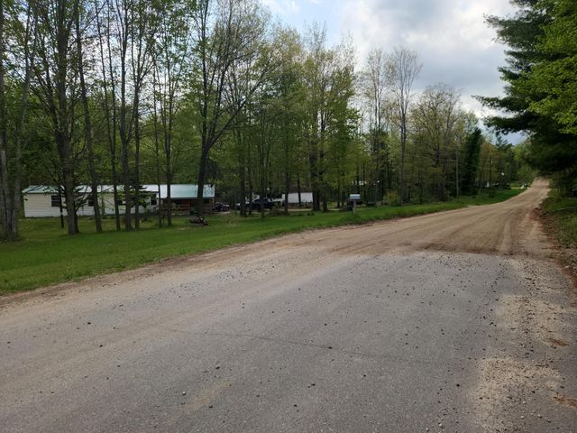 8033 Rolling Drive, Lake, MI 48632