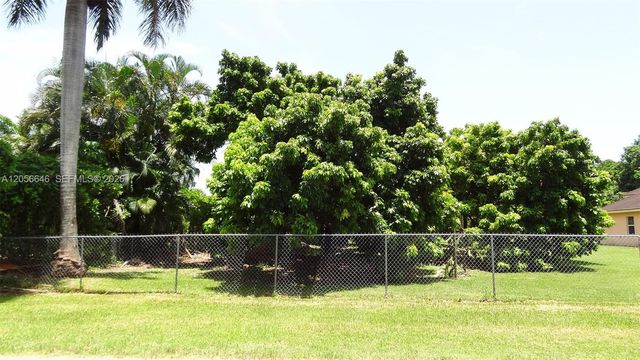 4 NE Av 152 Street, Miami, FL 33162