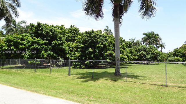 4 NE Av 152 Street, Miami, FL 33162