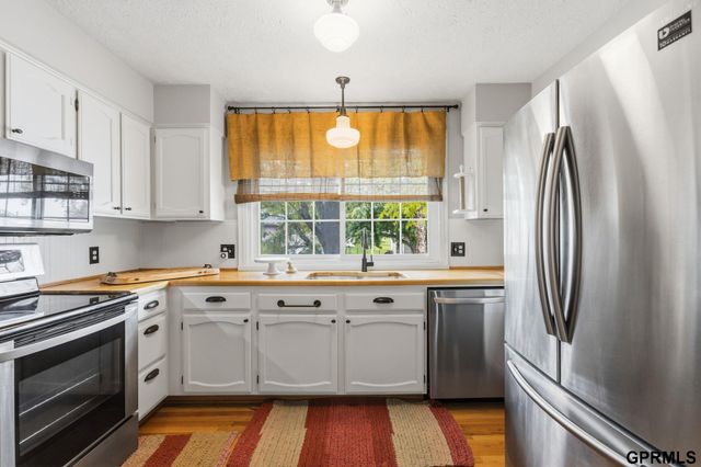 411 Laredo Road, Papillion, NE 68046