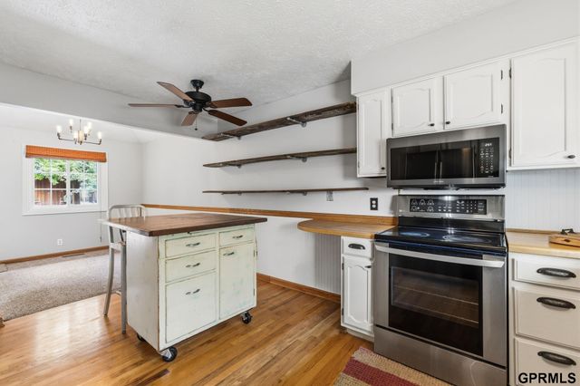 411 Laredo Road, Papillion, NE 68046