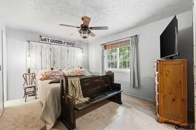 411 Laredo Road, Papillion, NE 68046