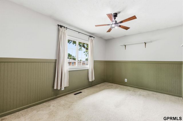 411 Laredo Road, Papillion, NE 68046