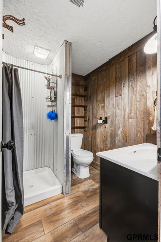 411 Laredo Road, Papillion, NE 68046