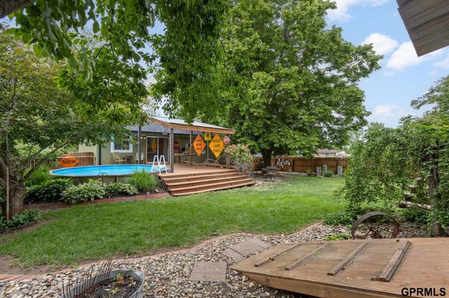 411 Laredo Road, Papillion, NE 68046