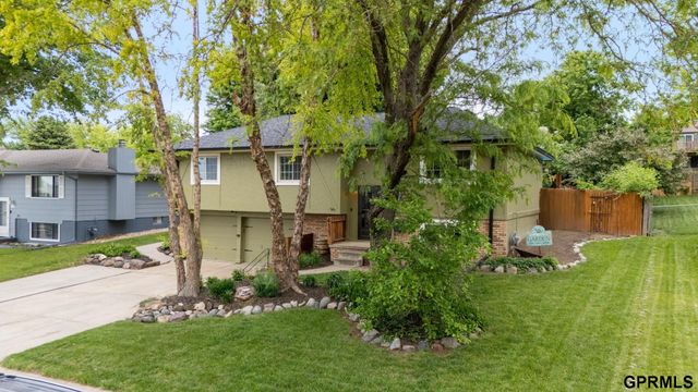 411 Laredo Road, Papillion, NE 68046