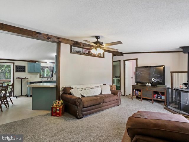 5001 WRIGHT RD, Fayetteville, PA 17222