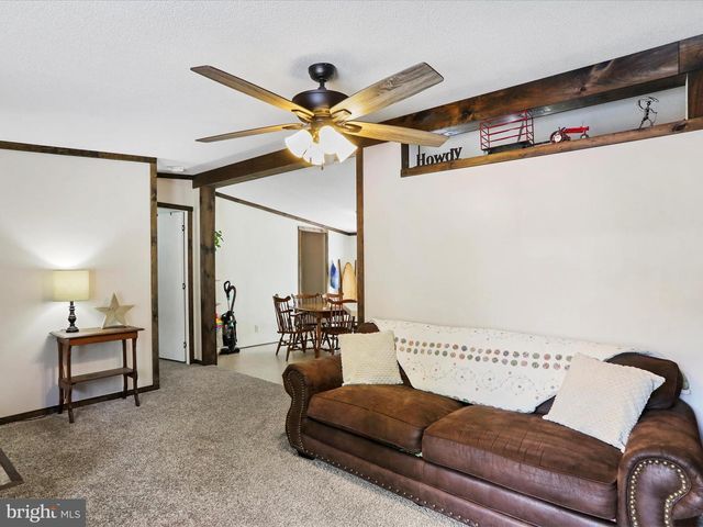5001 WRIGHT RD, Fayetteville, PA 17222