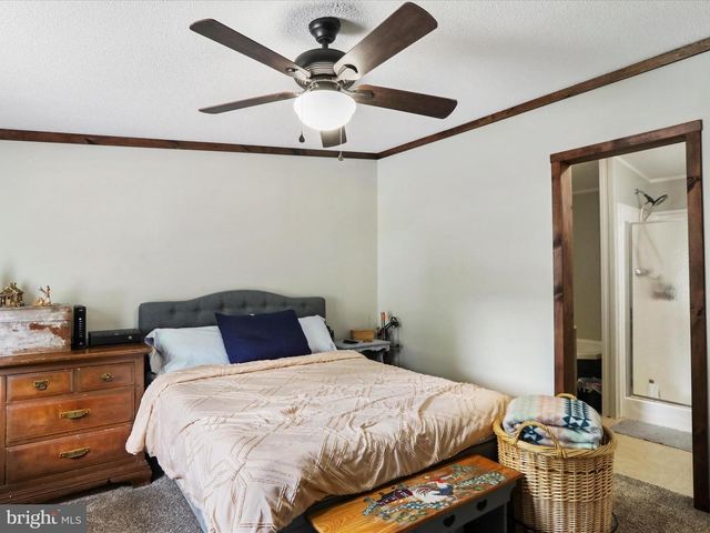 5001 WRIGHT RD, Fayetteville, PA 17222
