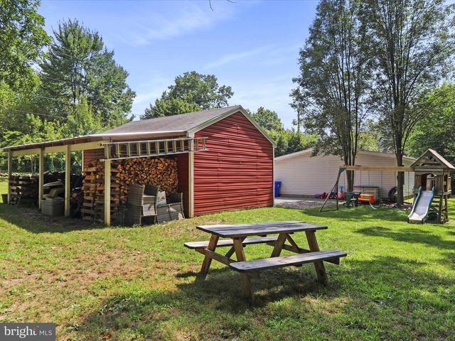5001 WRIGHT RD, Fayetteville, PA 17222