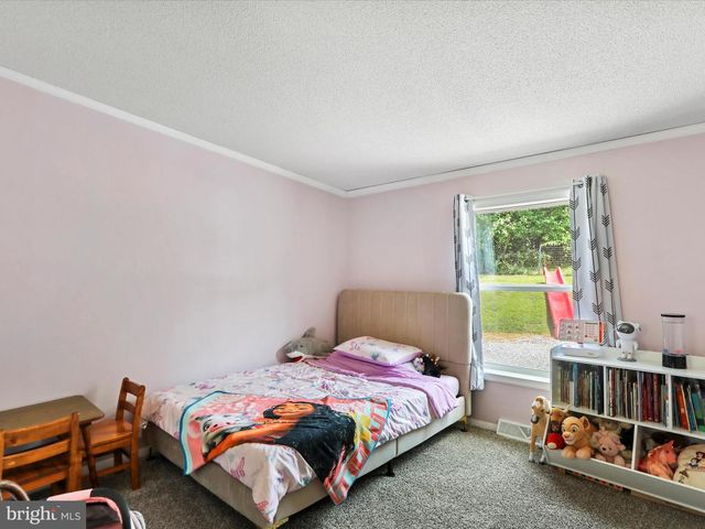 5001 WRIGHT RD, Fayetteville, PA 17222