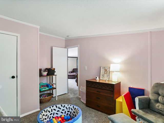5001 WRIGHT RD, Fayetteville, PA 17222
