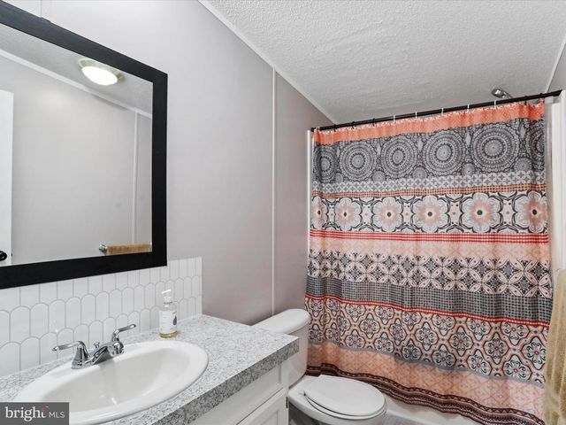 5001 WRIGHT RD, Fayetteville, PA 17222