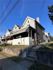 1813 Duquesne Ave, Mckeesport, PA 15132