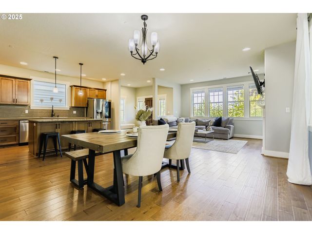 28515 Sw DUNDEE Ln, Wilsonville, OR 97070