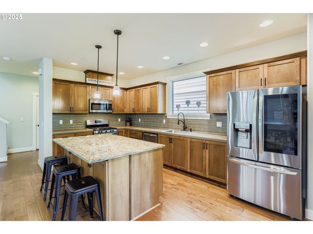 28515 Sw DUNDEE Ln, Wilsonville, OR 97070