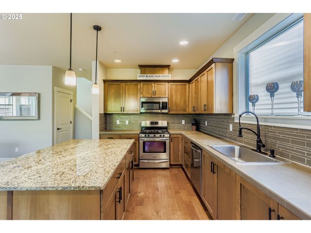 28515 Sw DUNDEE Ln, Wilsonville, OR 97070