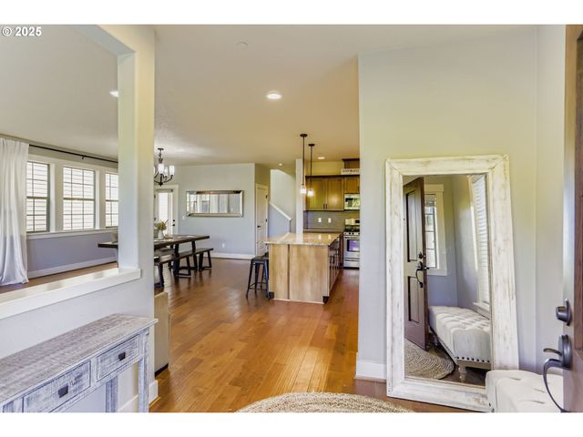 28515 Sw DUNDEE Ln, Wilsonville, OR 97070