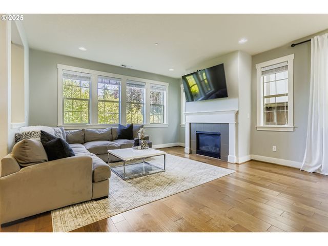 28515 Sw DUNDEE Ln, Wilsonville, OR 97070