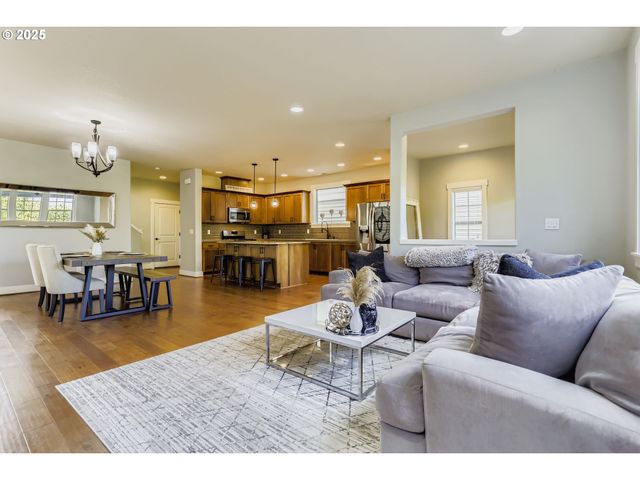 28515 Sw DUNDEE Ln, Wilsonville, OR 97070