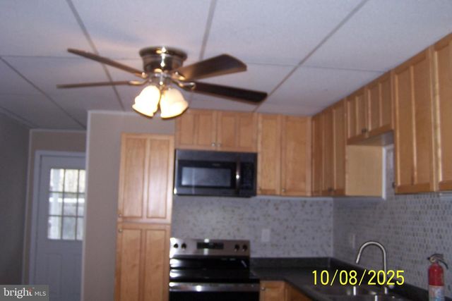 433 N RAILROAD ST, Tamaqua, PA 18252