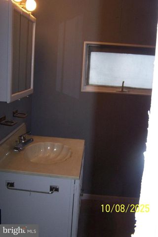 433 N RAILROAD ST, Tamaqua, PA 18252