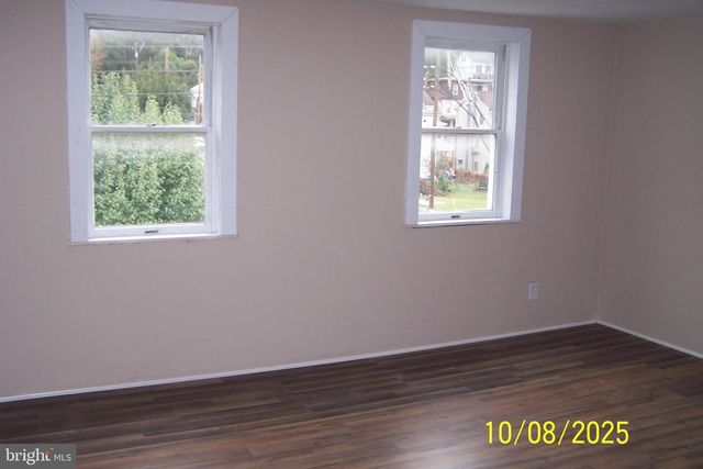 433 N RAILROAD ST, Tamaqua, PA 18252