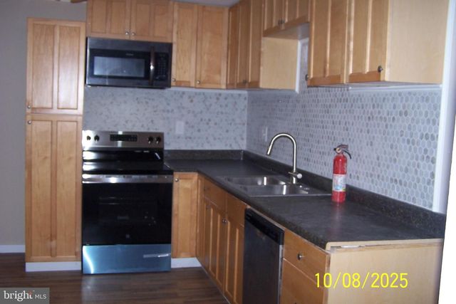 433 N RAILROAD ST, Tamaqua, PA 18252