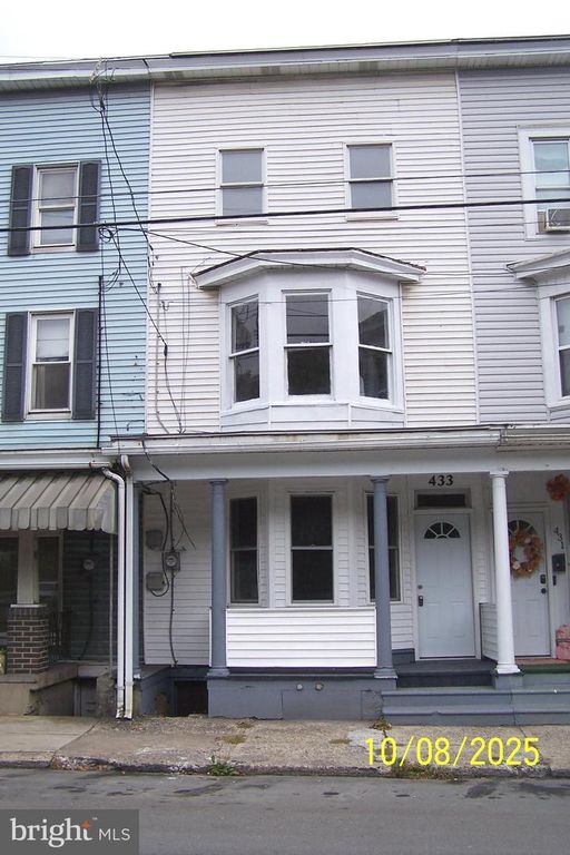 433 N RAILROAD ST, Tamaqua, PA 18252