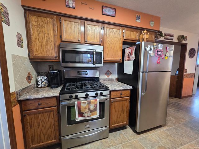 303 W Medcalf Street, Dale, IN 47579