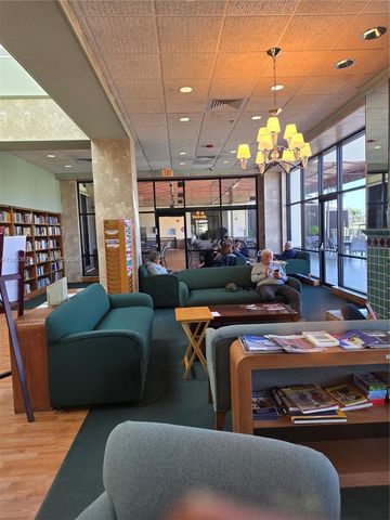 2805 Victoria Way H2, Coconut Creek, FL 33066